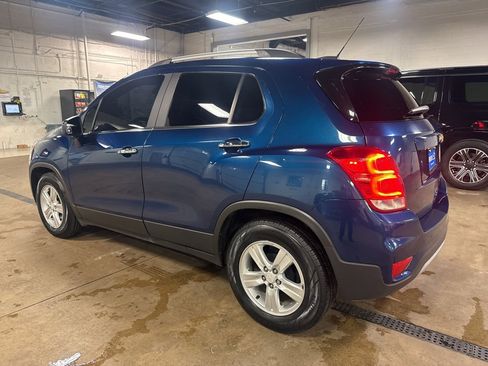 Used 2020 Chevrolet Trax LT w/ LT Convenience Package image 4