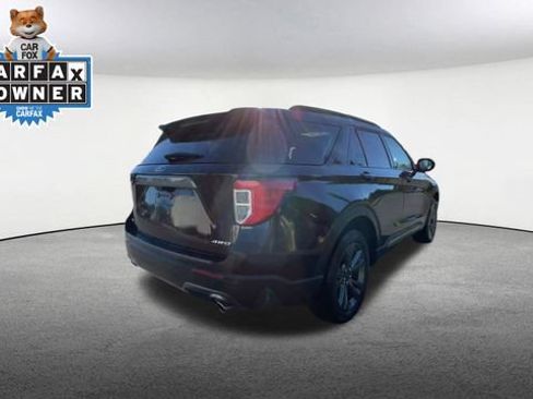 Used 2022 Ford Explorer XLT w/ Equipment Group 202A AWD/4WD image 9