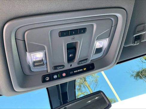 Used 2022 GMC Sierra 2500 SLE w/ SLE Convenience Package image 32