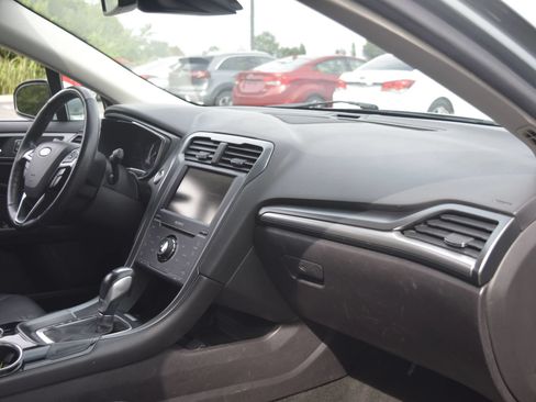 Used 2013 Ford Fusion Titanium w/ Titanium Driver Assist Pkg FWD image 9