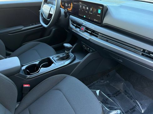 New 2026 Kia K4 FWD image 12