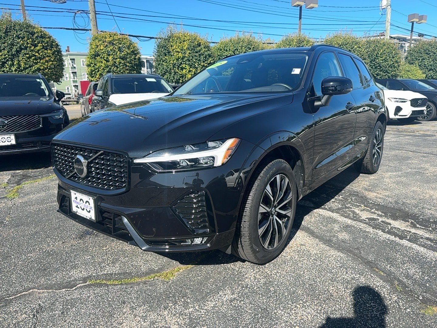 Certified 2025 Volvo XC60 B5 Core AWD/4WD image 1