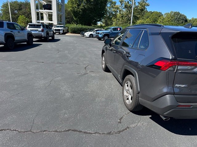 Used 2025 Toyota RAV4 XLE AWD/4WD image 2