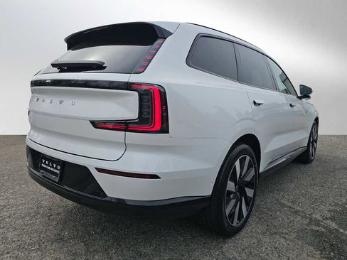 New 2026 Volvo EX90 Ultra image 3