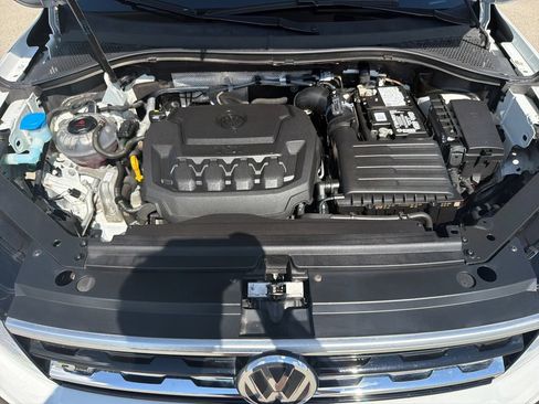 Certified 2020 Volkswagen Tiguan SE R-Line AWD/4WD image 29
