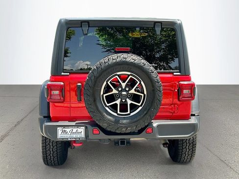 Used 2024 Jeep Wrangler Unlimited Rubicon AWD/4WD image 5