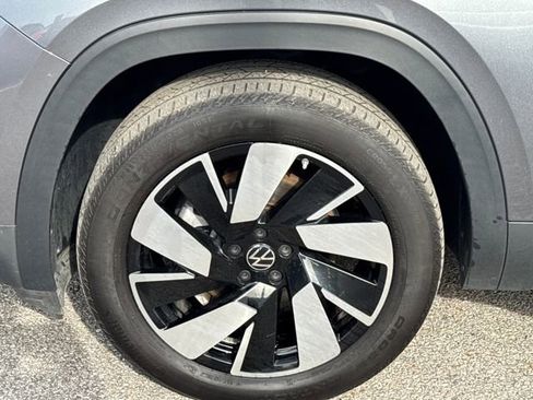 Used 2024 Volkswagen Atlas Cross Sport SE image 21