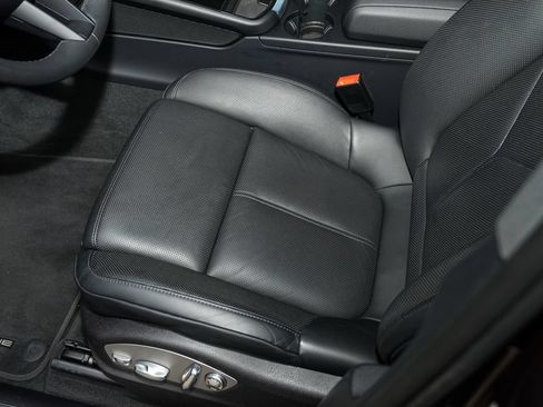 Certified 2026 Porsche Macan AWD/4WD image 21