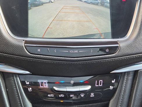 Used 2018 Cadillac XT5 Premium Luxury FWD image 10