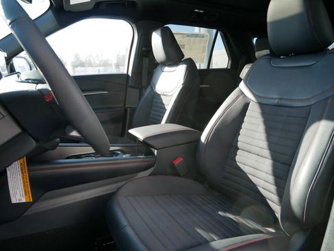 New 2026 Ford Explorer ST-Line w/ ST-Line Street Pack image 5