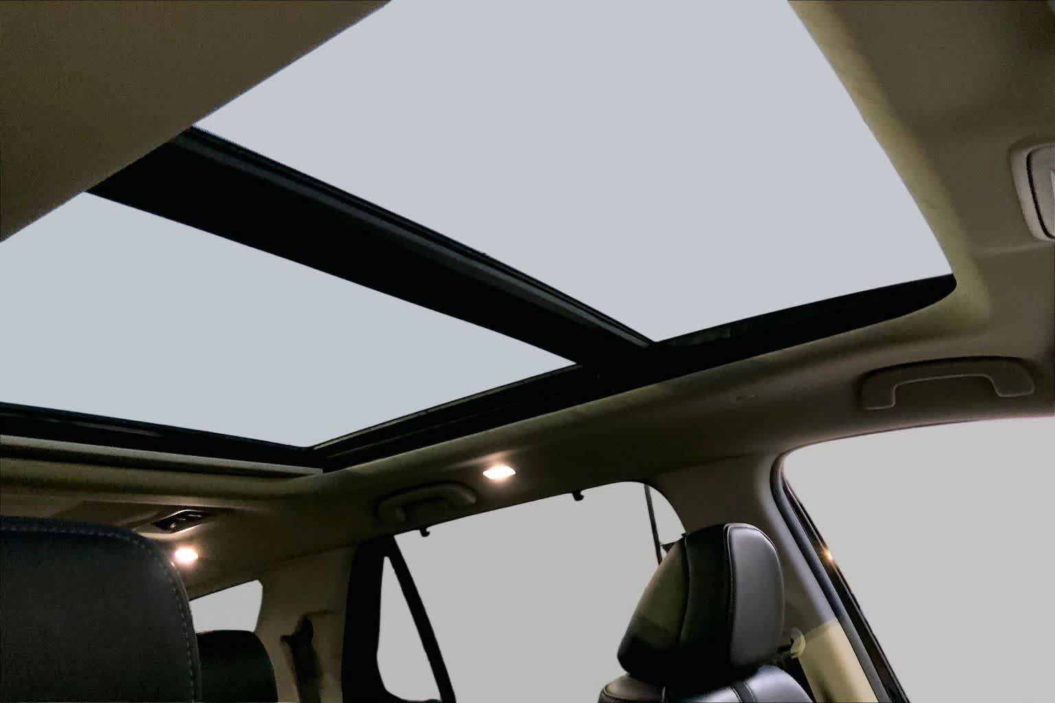 Used 2025 Honda Pilot Touring image 14