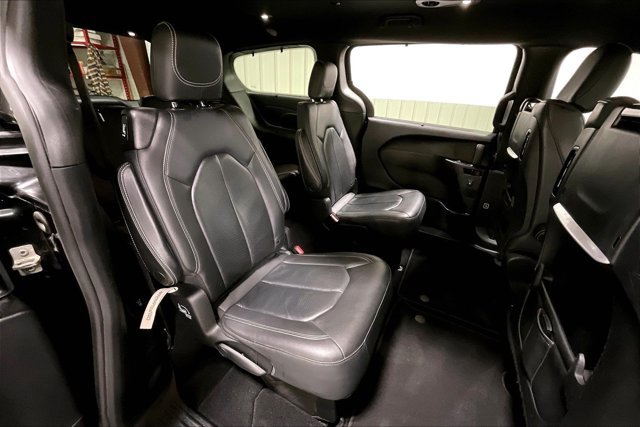 Used 2019 Chrysler Pacifica Touring-L Plus FWD image 27