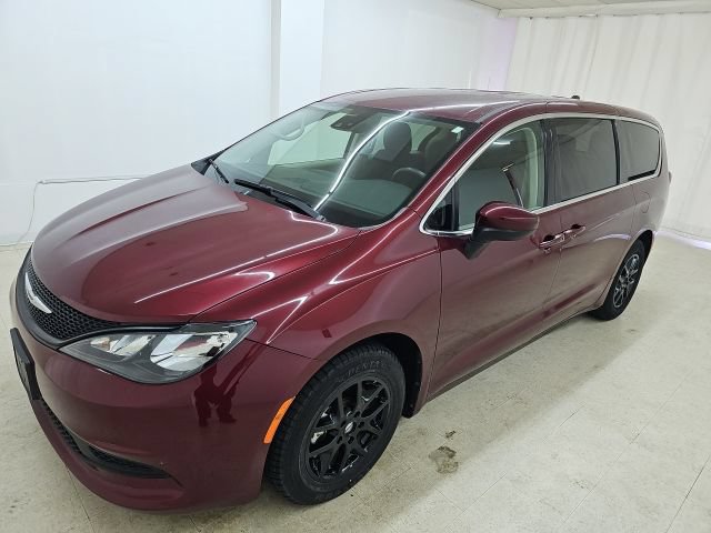 Used 2023 Chrysler Voyager LX FWD image 30
