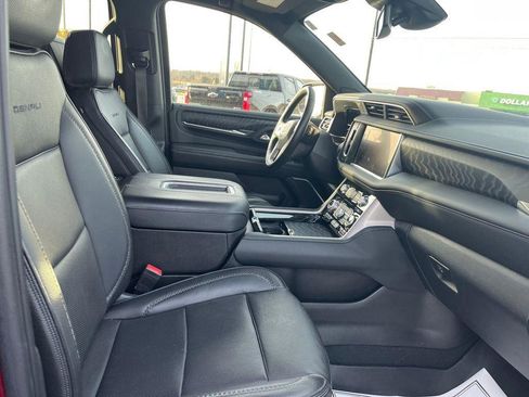 Used 2023 GMC Yukon XL Denali image 32