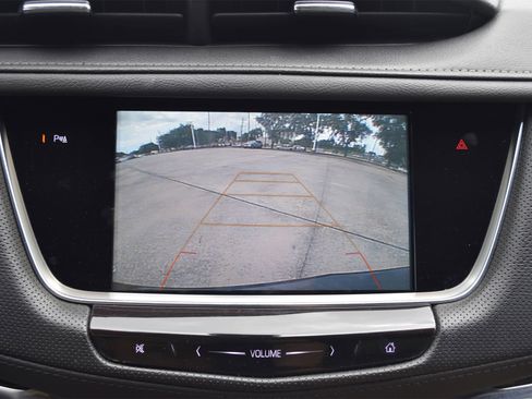 Used 2019 Cadillac XT5 FWD image 13