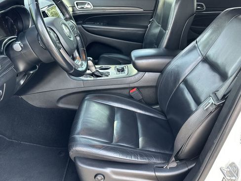 Used 2021 Jeep Grand Cherokee Limited AWD/4WD image 14