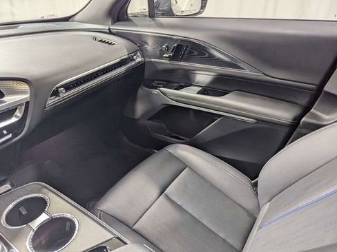 Used 2024 Cadillac Lyriq Sport image 8