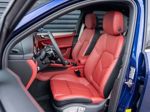 New 2026 Porsche Macan S image 5