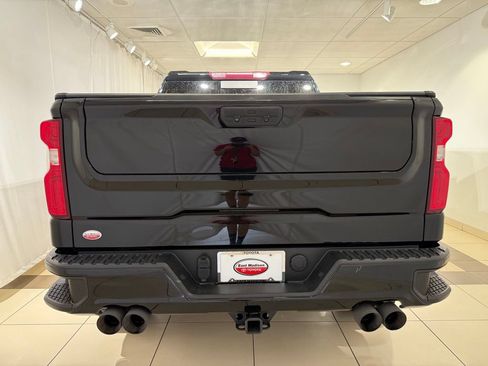 Used 2021 Chevrolet Silverado 1500 LT Trail Boss w/ Convenience Package II AWD/4WD image 4