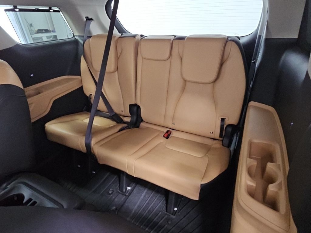 Used 2022 Kia Carnival EX FWD image 34