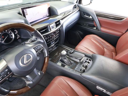 Used 2016 Lexus LX 570 4WD w/ Luxury Package image 38