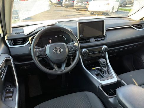 Used 2024 Toyota RAV4 LE FWD image 18