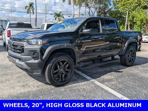 Used 2023 Chevrolet Colorado Trail Boss w/ Technology Package image 3