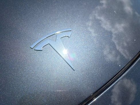 Used 2024 Tesla Model Y Long Range AWD/4WD image 35