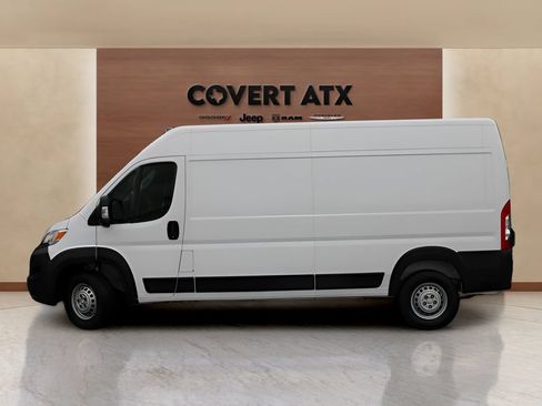 Used 2025 RAM ProMaster 2500 w/ Convenience Group FWD image 2