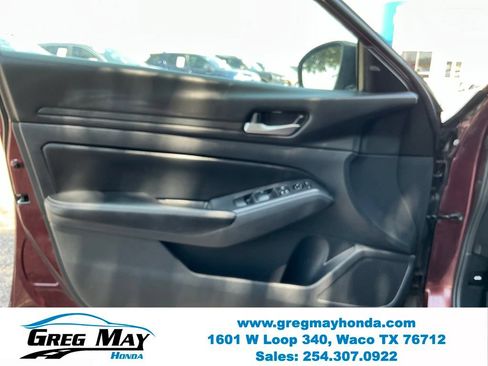 Used 2025 Nissan Altima 2.5 SV FWD image 20