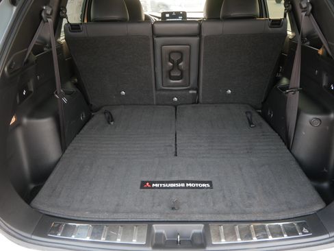 Used 2022 Mitsubishi Outlander SE AWD/4WD image 18