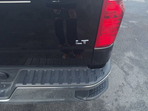 Used 2025 Chevrolet Silverado 1500 LT image 6