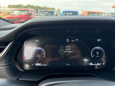 New 2025 Jeep Grand Cherokee Altitude image 26