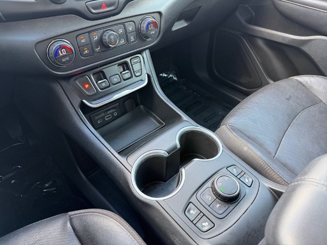 Used 2020 GMC Terrain SLT AWD/4WD image 25