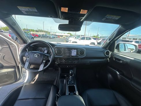 Used 2023 Toyota Tacoma TRD Off-Road w/ TRD Premium Off Road Package AWD/4WD image 25