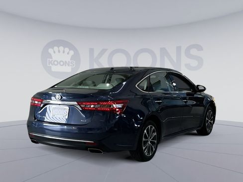 Used 2018 Toyota Avalon XLE image 16