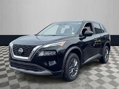 Used 2023 Nissan Rogue S image 2