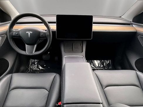 Used 2024 Tesla Model Y Long Range AWD/4WD image 7