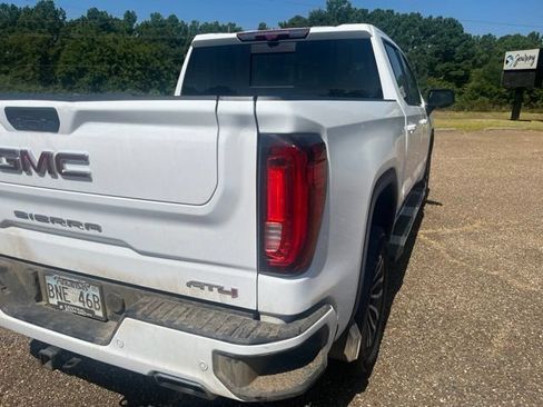 Used 2021 GMC Sierra 1500 AT4 w/ AT4 Premium Package AWD/4WD image 4