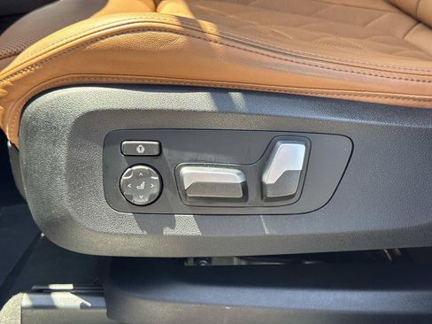 Used 2024 BMW X5 xDrive40i w/ M Sport Package AWD/4WD image 25