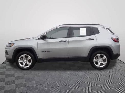 Used 2024 Jeep Compass Latitude AWD/4WD image 2