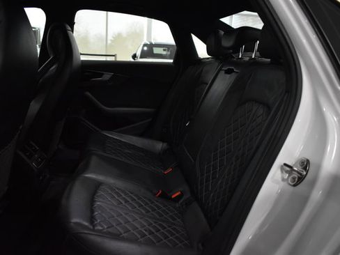 Used 2022 Audi S4 Premium Plus w/ Premium Plus Package image 37