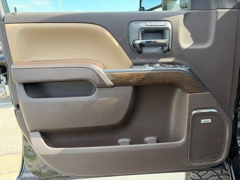 Used 2018 GMC Sierra 2500 Denali w/ Duramax Plus Package AWD/4WD image 47