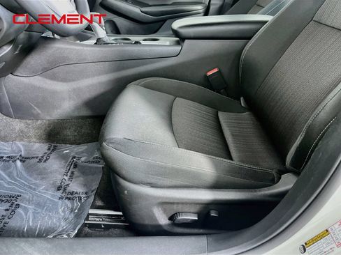 Used 2025 Nissan Altima 2.5 SV FWD image 27