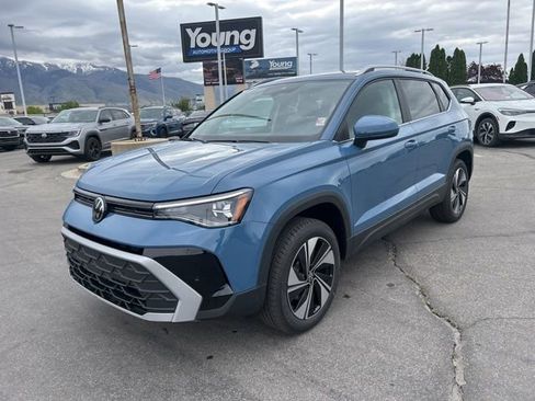 New 2026 Volkswagen Taos SE AWD/4WD image 8