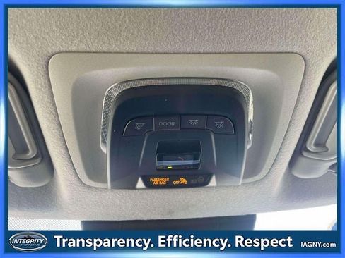 Used 2025 Toyota Corolla Cross XLE AWD/4WD image 31