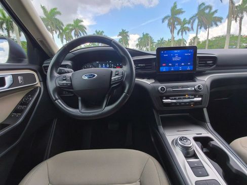 Used 2020 Ford Explorer XLT RWD image 25