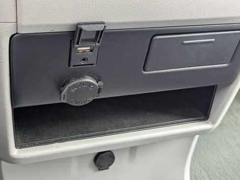 Used 2019 Toyota Sienna LE FWD image 24