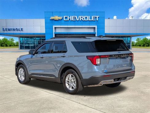 Used 2025 Ford Explorer Active w/ Active Comfort Package image 3