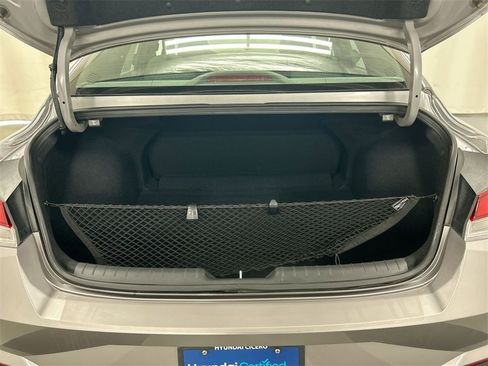 Used 2023 Hyundai Elantra SE image 21